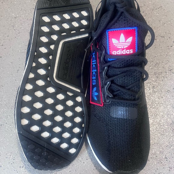 Adidas Originals NMD_R1.V2 - Picture 3 of 7